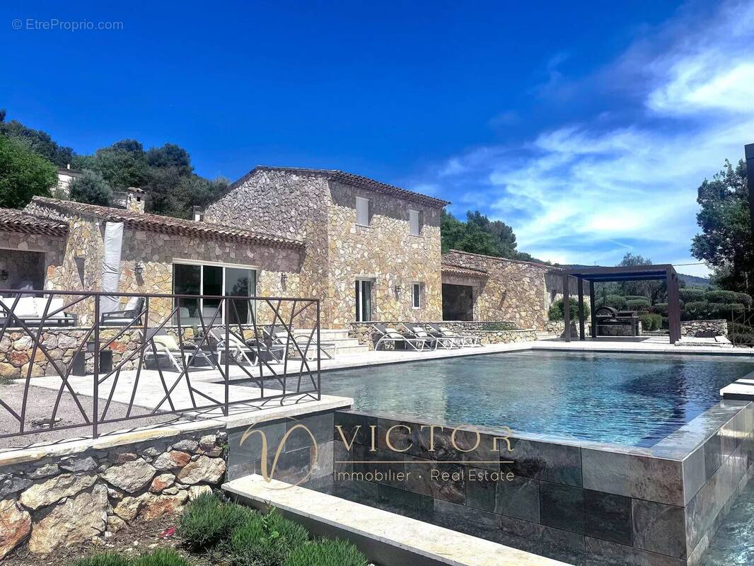 Maison à TOURRETTES-SUR-LOUP