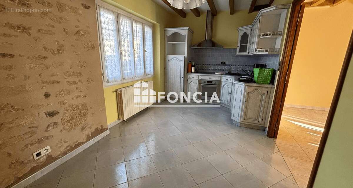 Maison à NEUVY-EN-CHAMPAGNE