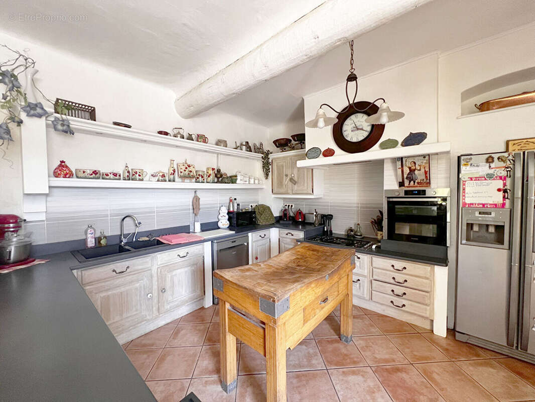 Maison à SAINT-CHAMAS