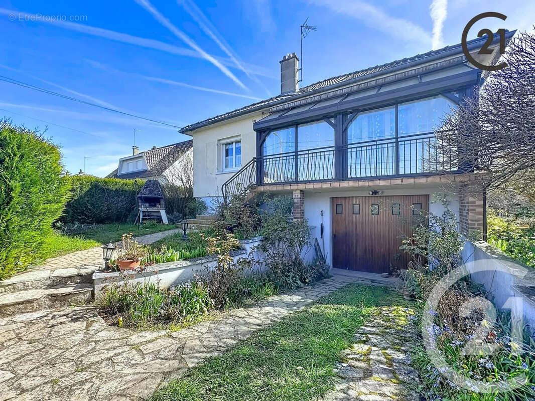Maison à SAINT-JULIEN-LES-VILLAS