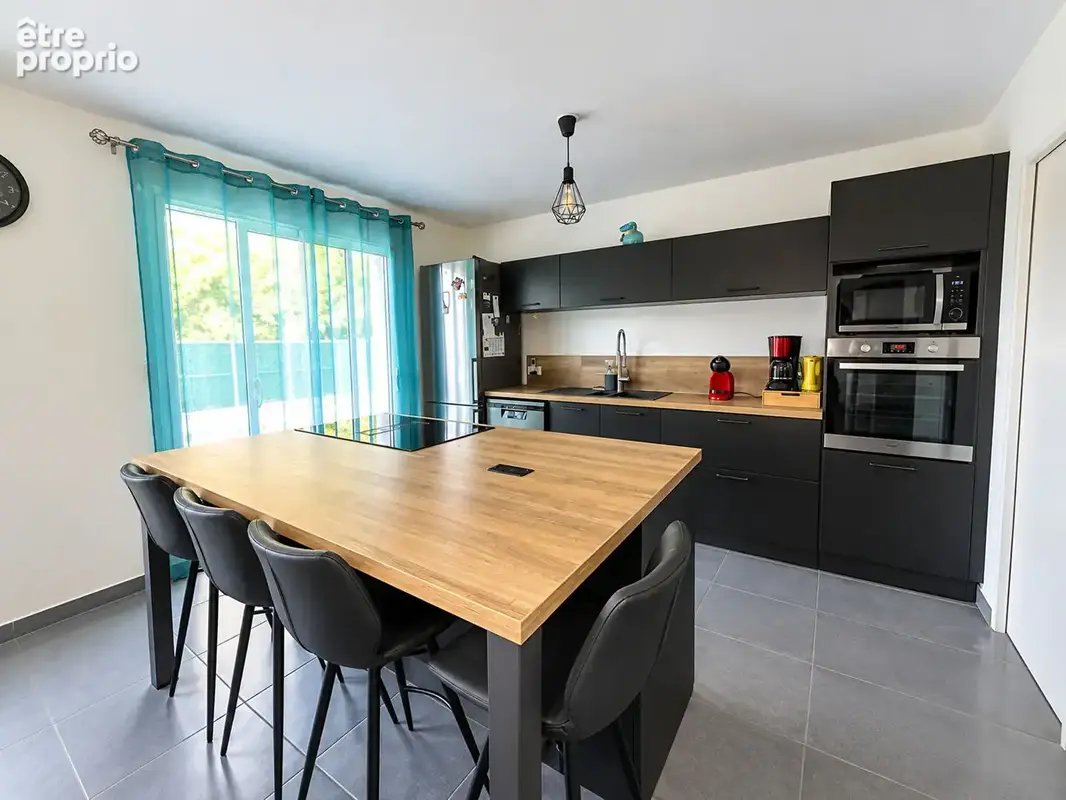 Maison contemporaine à vendre à Tierce 4 chambres, garage et Jardin clos - photo 4