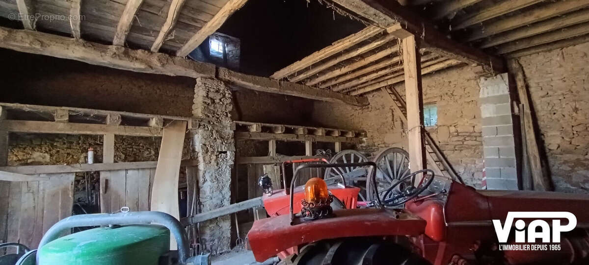 Autre à ROUSSAC