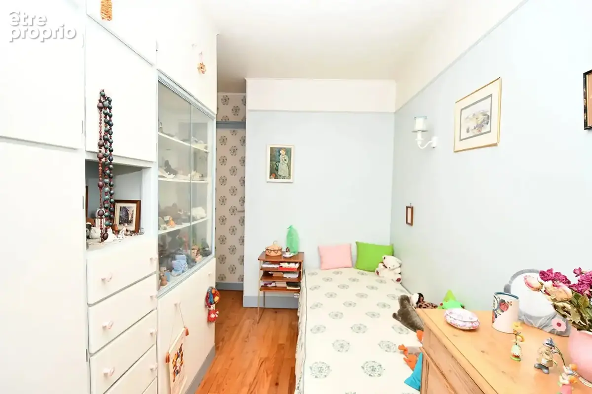 RUEIL MALMAISON Appartement de 102.58 m² avec 3 chambres à proximité de la gare RER - photo 9