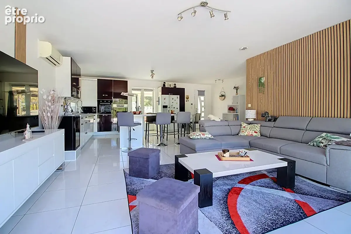 A VENDRE EN EXCLUSIVITÉ- Maison d'environ 120m2 à Vidauban- Terrain 1300m2,- piscine- cuisine d'été- garage - car port - photo 5