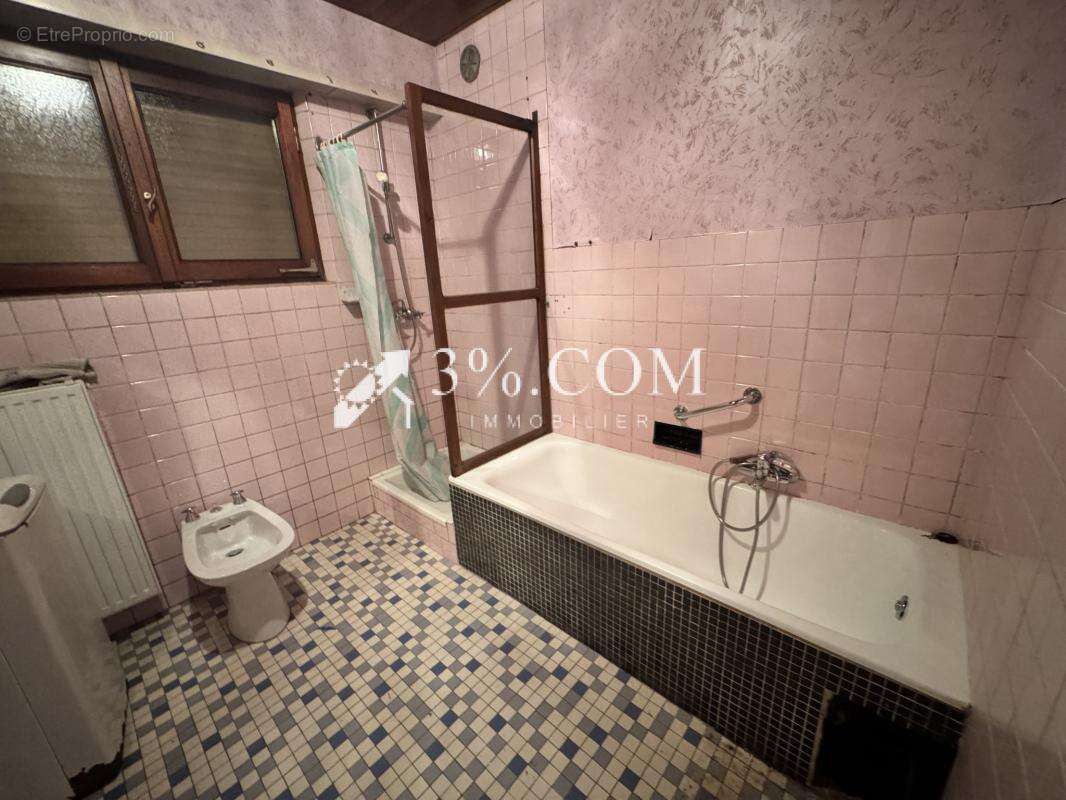 3%COM Maison avec dépendance - photo 6