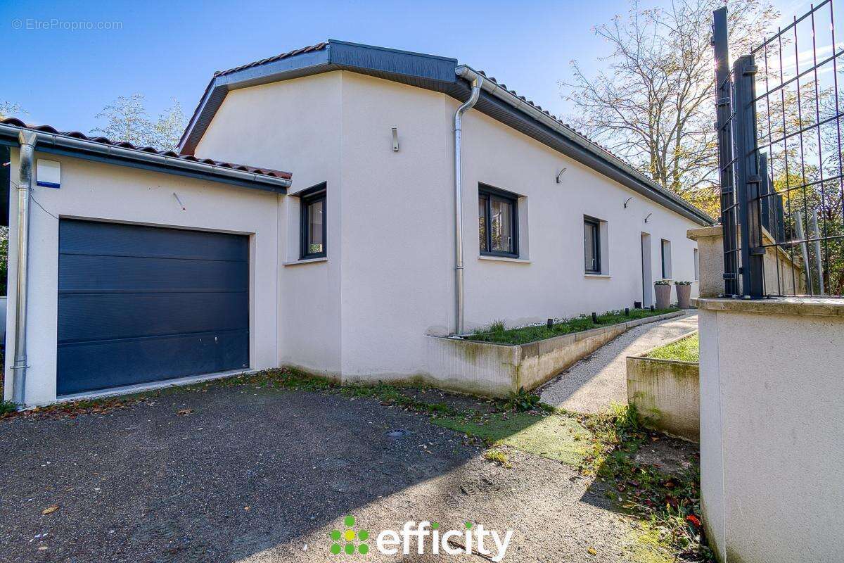 Maison à JASSANS-RIOTTIER