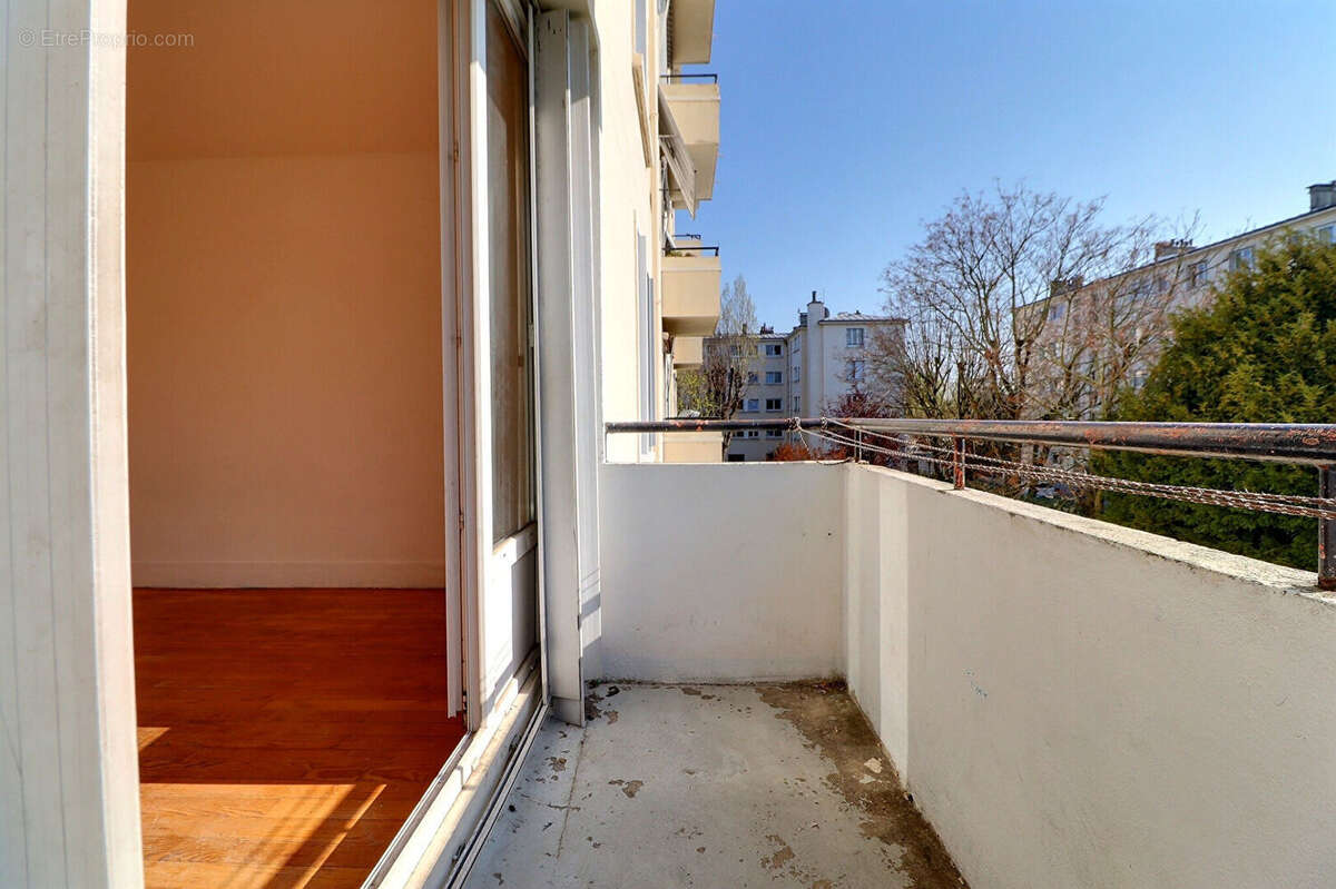 Appartement à LA COURNEUVE