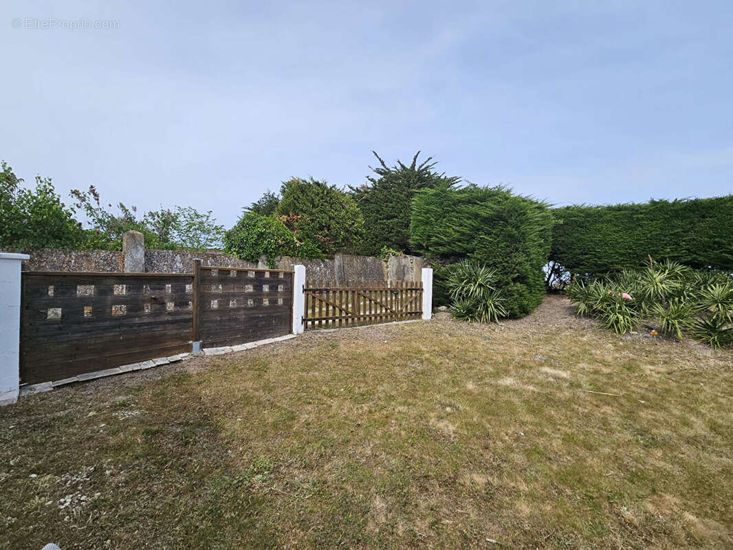 Face à la mer et à 1 km de la Citadelle - Charmante maison de plain-pied avec 2 chambres et jardin - photo 14