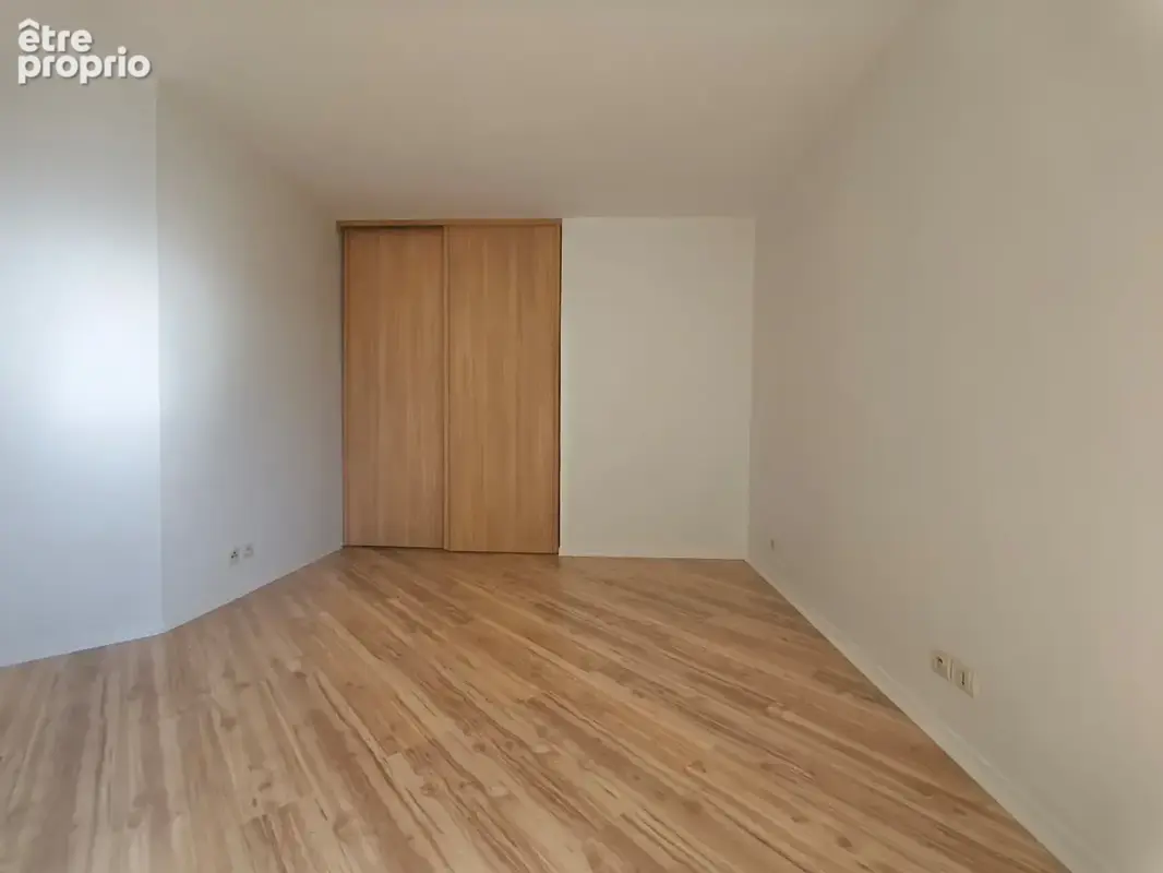 VIRY CHATILLON - Appartement 2 pièces   Résidence de standing - - photo 7