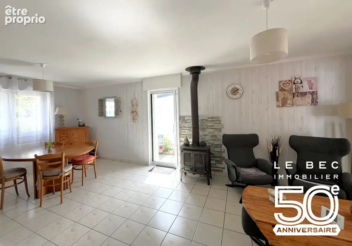 Maison 102 m² à Saint-Ave  - photo 7