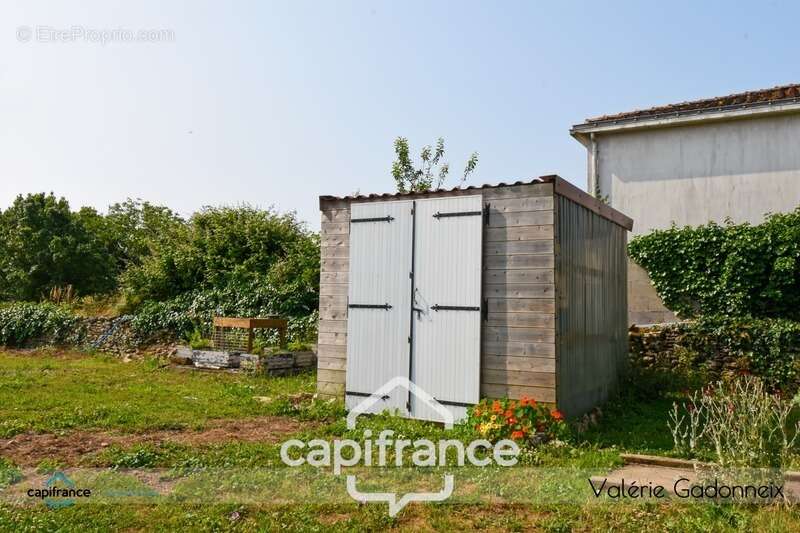 Dpt Vendée (85),  Maison charentaise rénovée avec dépendances et terrain à bâtir – Vix - photo 33