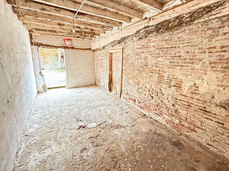 Dpt Gers (32), à vendre BERNEDE Grande maison ancienne de 500 m² habitables à rénover sur 2,5 hectares de terrain, au calme - photo 8