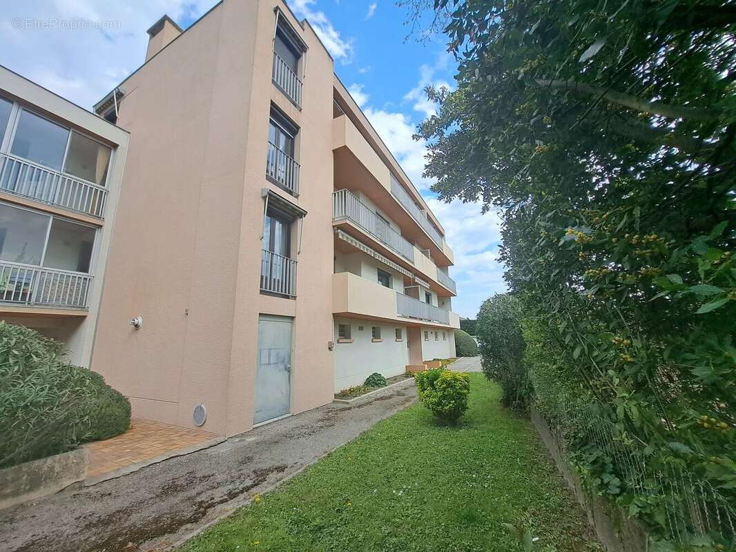 Le teil - t3 avec garage - cave - place de parking - photo 10