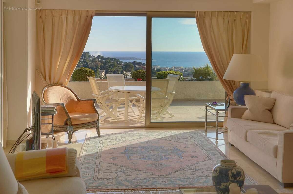 Appartement à LE CANNET