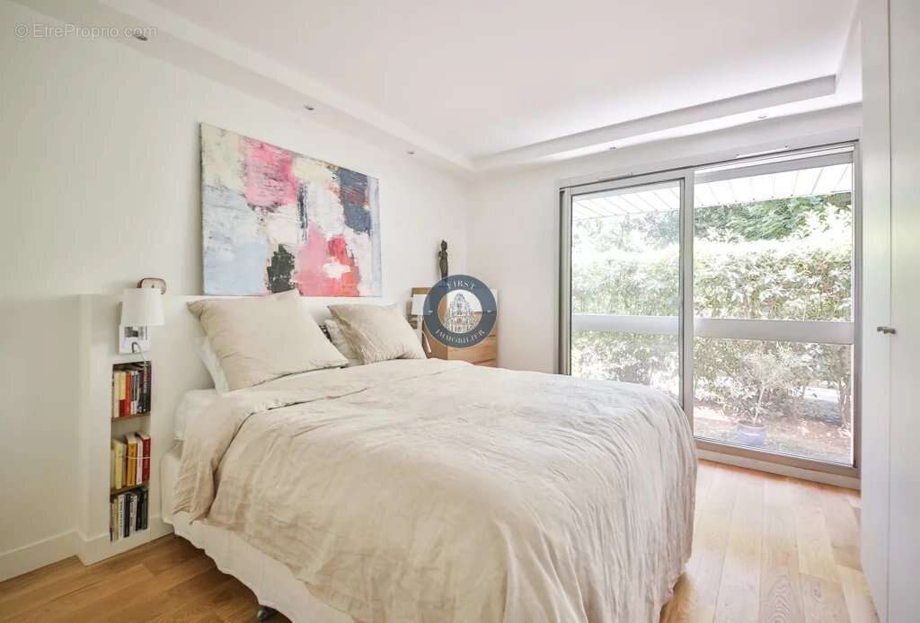 Appartement à NEUILLY-SUR-SEINE