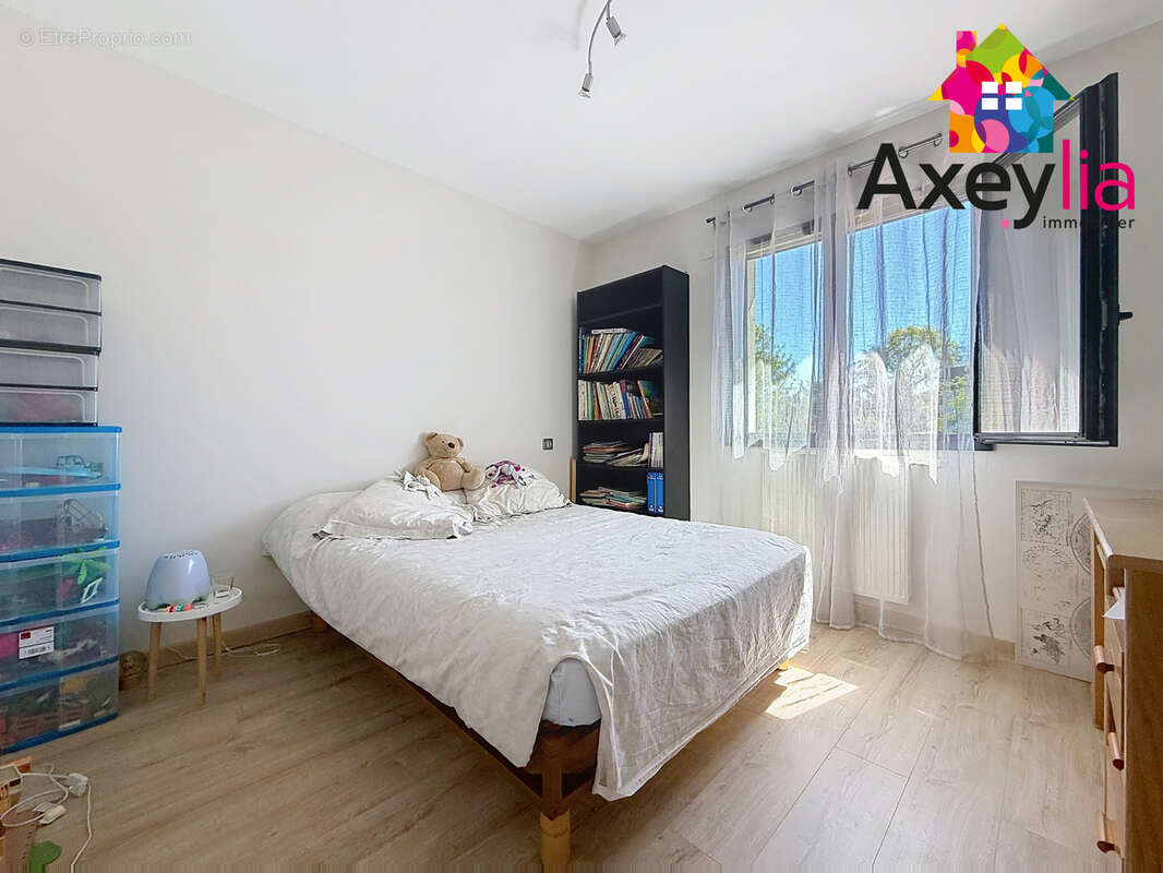 Maison à COMMELLE-VERNAY