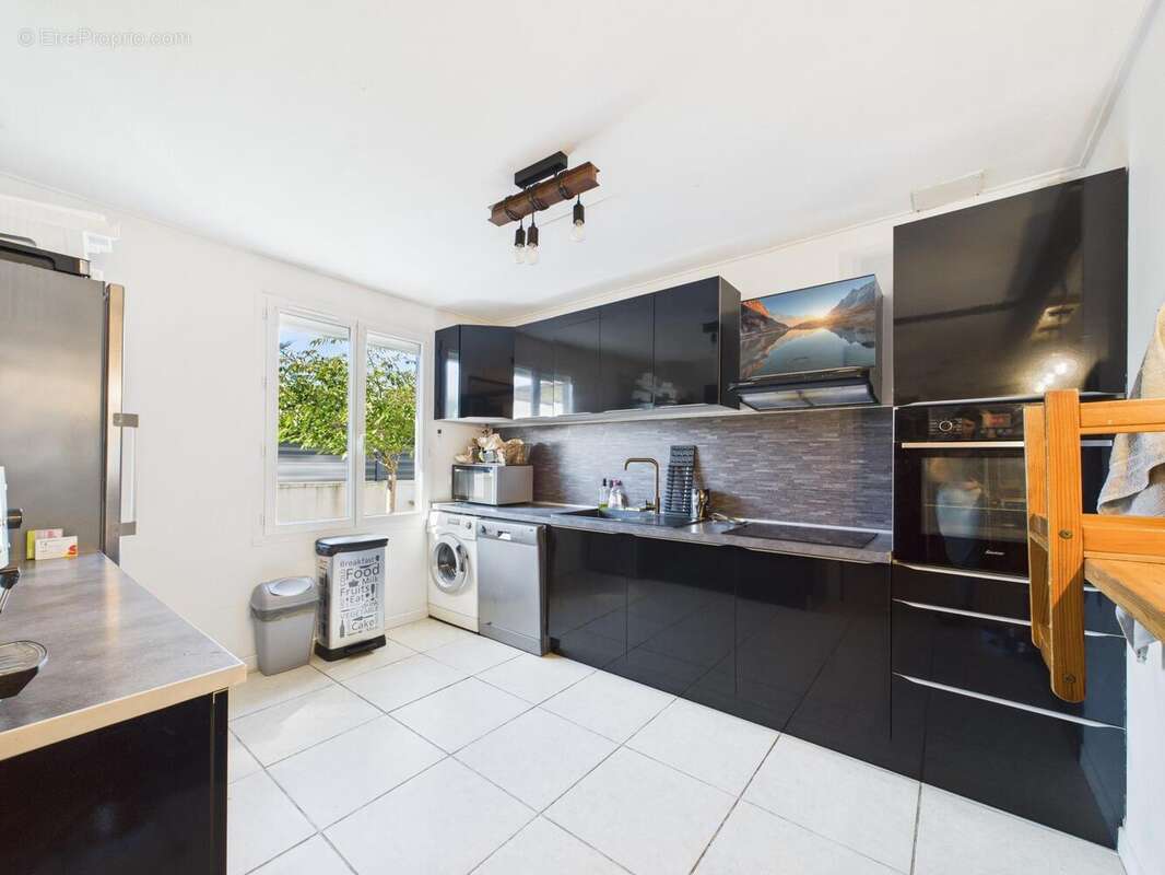 Maison 133 m² à Le Taillan-Medoc  - photo 5
