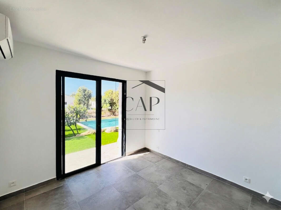 Villa individuelle T4 neuve de 110 m2 avec piscine, jardin, garage et vue dégagée  Sainte-Lucie de Porto-Vecch - photo 9