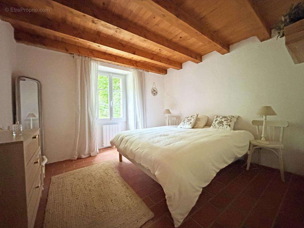 Maison à SAINT-JEAN-D'ESTISSAC