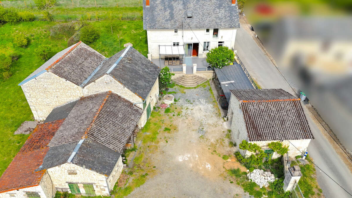Maison à SAINT-GENEST-D'AMBIERE