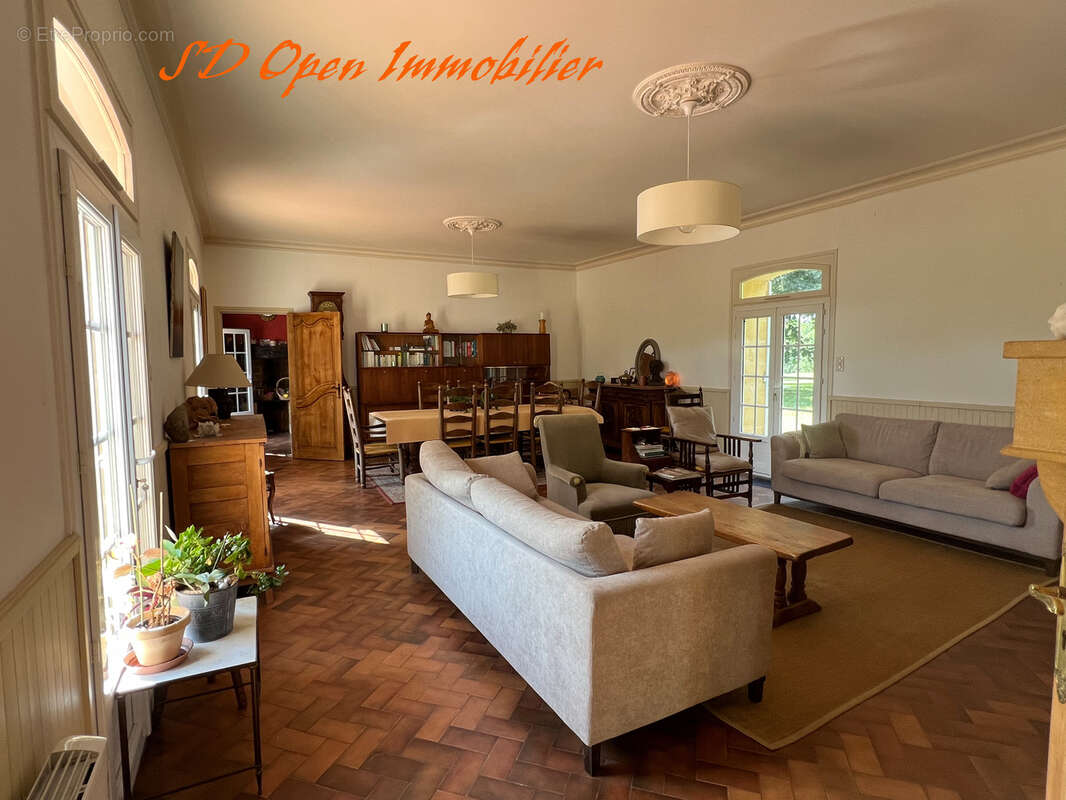 Appartement 186 m² à Journiac  - photo 24