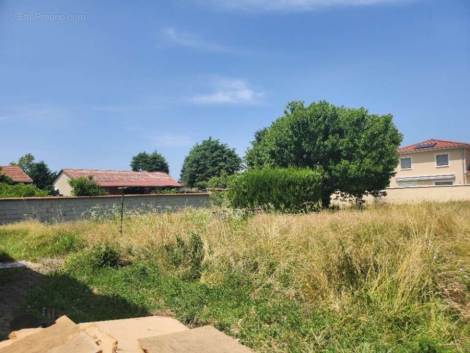 Terrain à SAINT-PRIEST