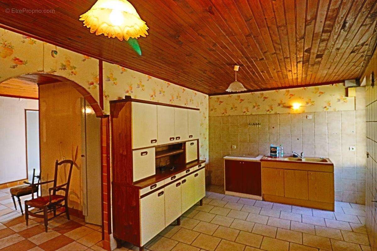 Maison à SURY-EN-VAUX