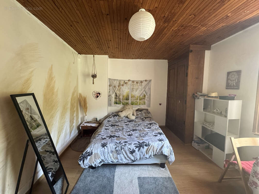 Appartement à FIGANIERES