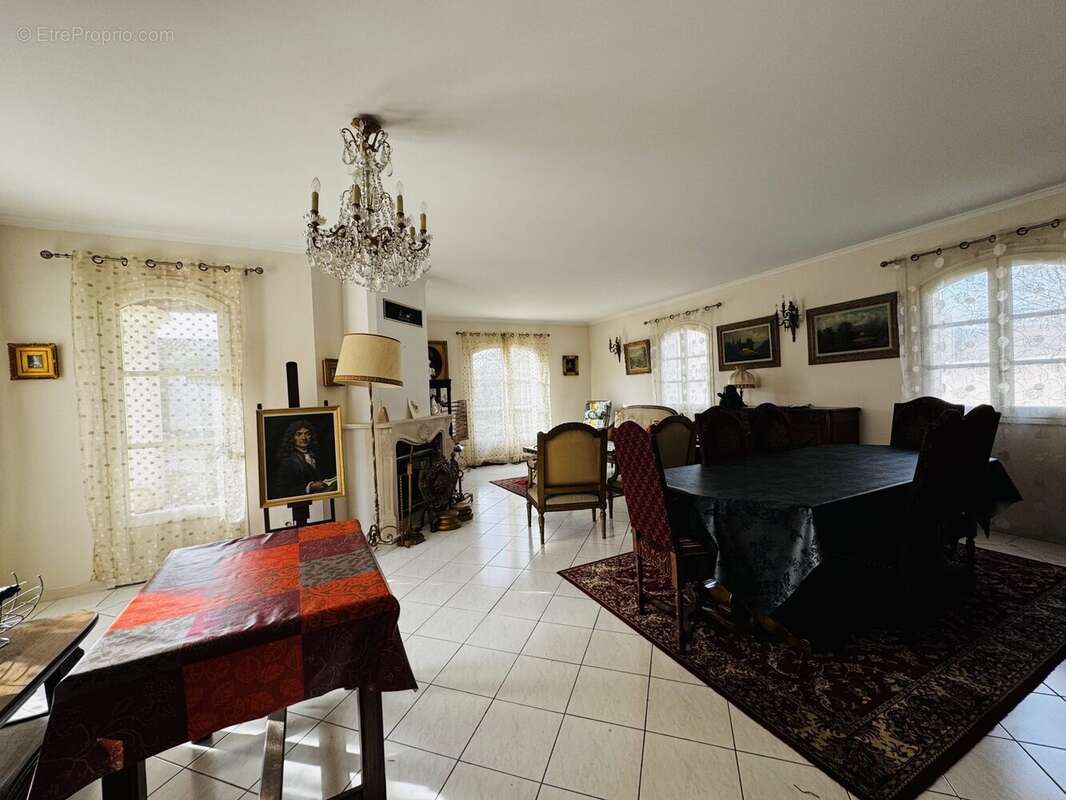 Maison à BAGNOLS-SUR-CEZE