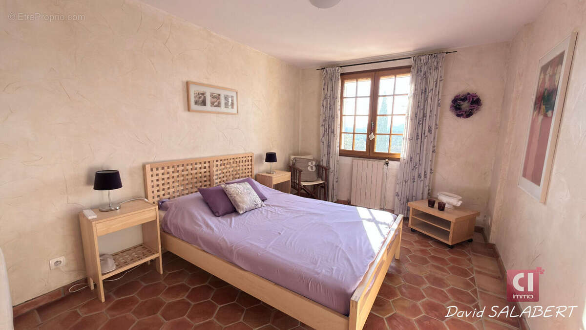 Garéoult -villa familiale de 170 m² avec cinq chambres, piscine et terrain paysager - photo 11