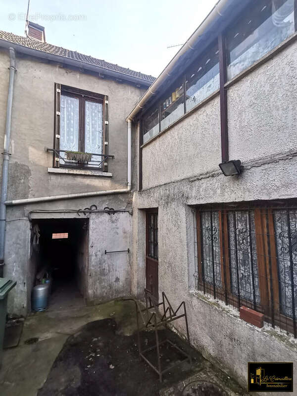 Maison à SAINTE-MESME