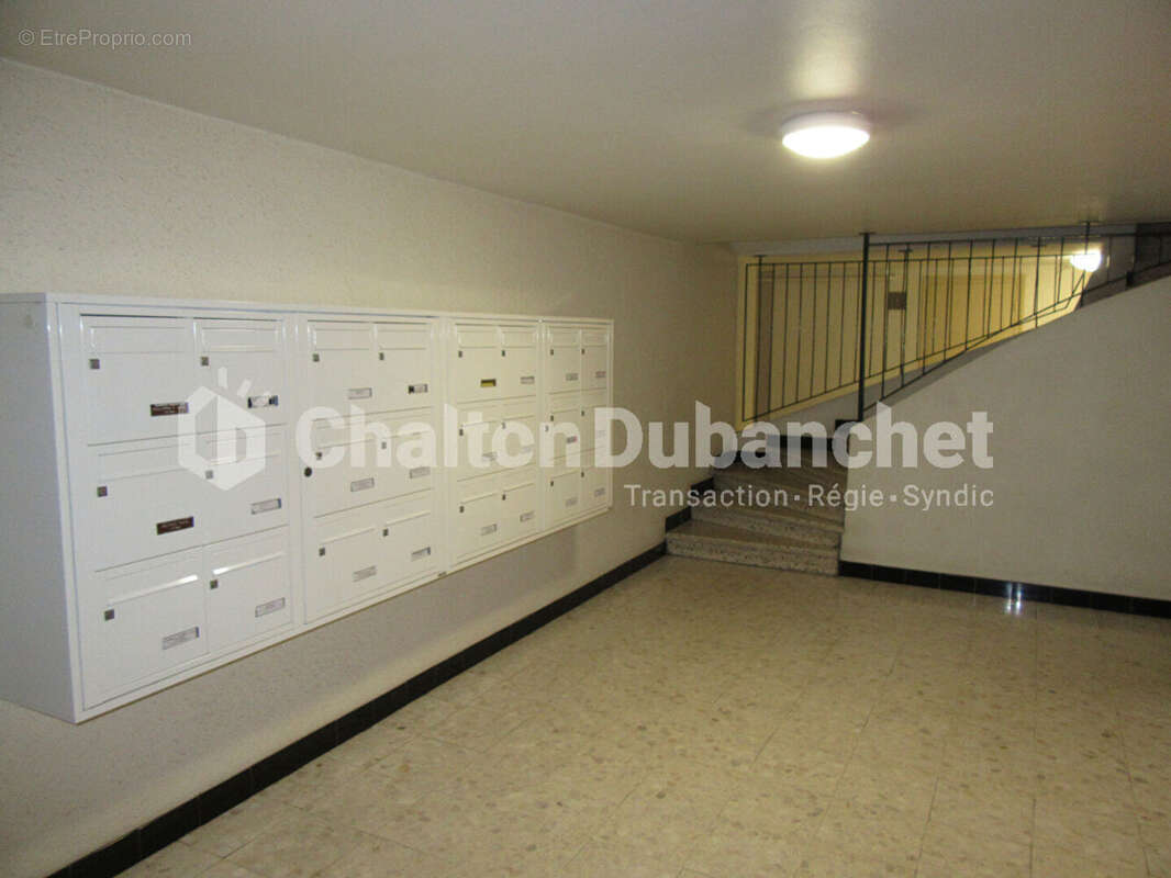 ROANNE - Appartement 2 pièce(s) 46.55 m² - photo 2