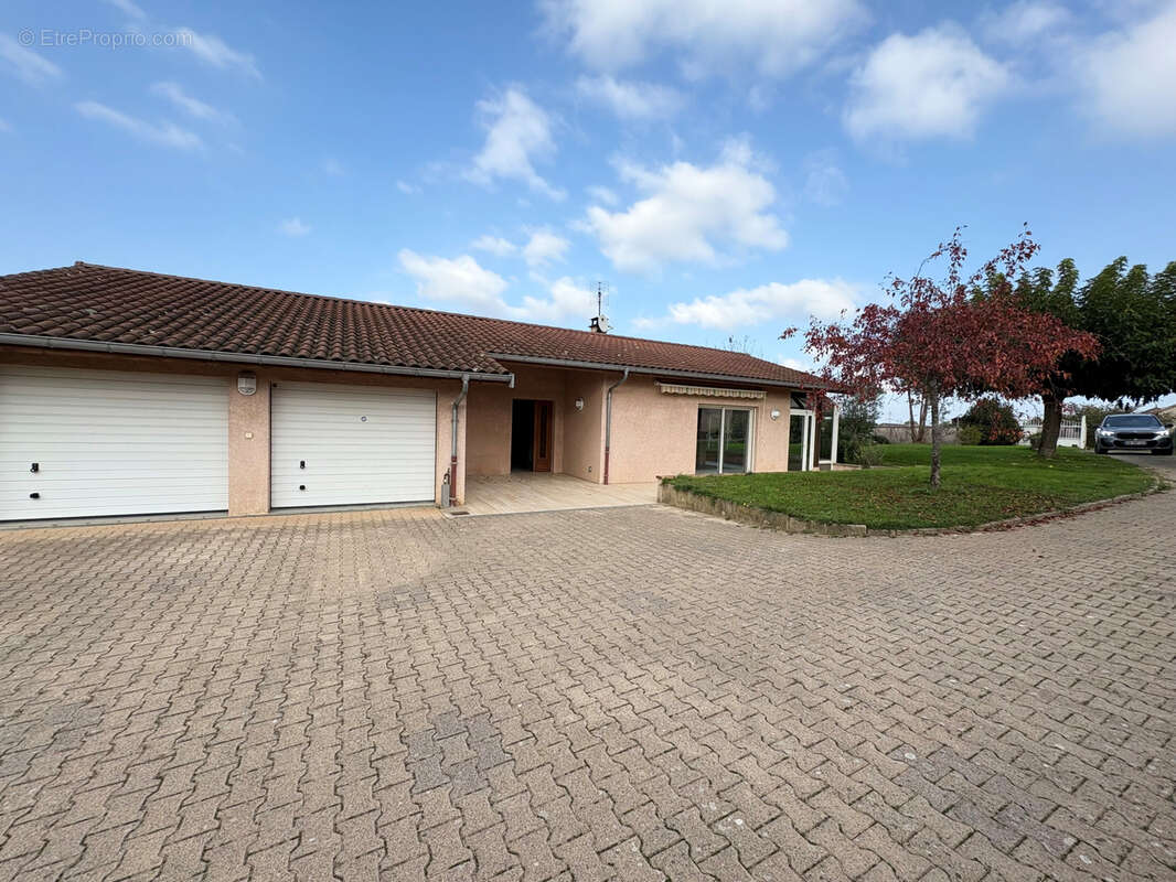 Maison à SAINT-ANDRE-DE-CORCY