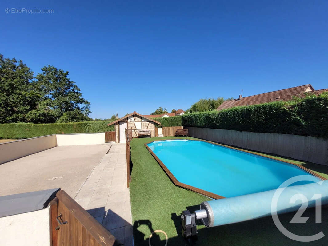 Maison 125 m² à Montpont-En-Bresse  - photo 18