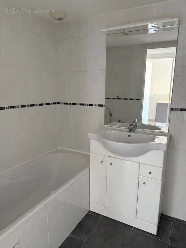 Appartement à VALLAURIS