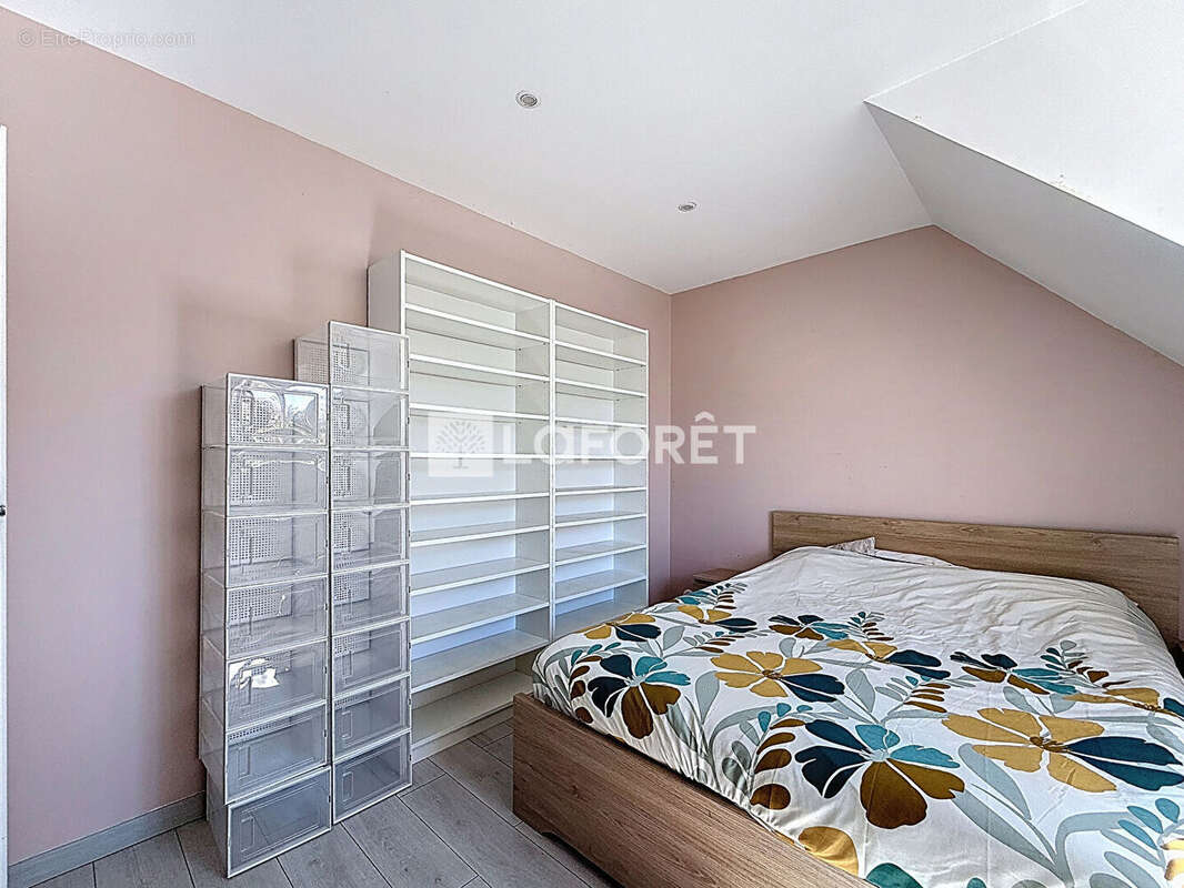 Maison à SAVIGNY-LE-TEMPLE