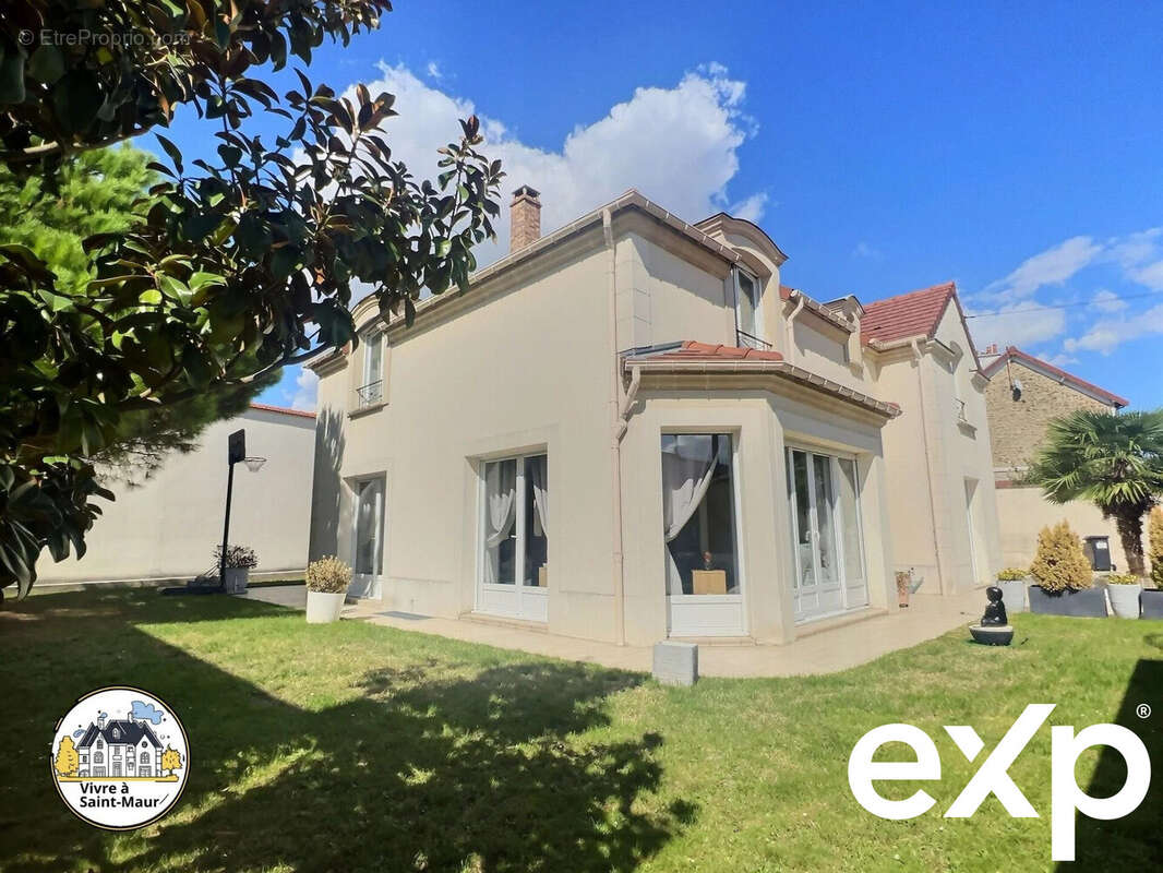 Maison à SAINT-MAUR-DES-FOSSES