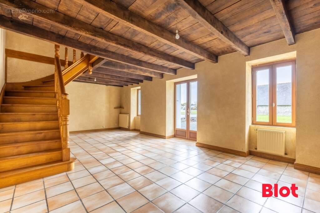 Maison à LA BOUEXIERE