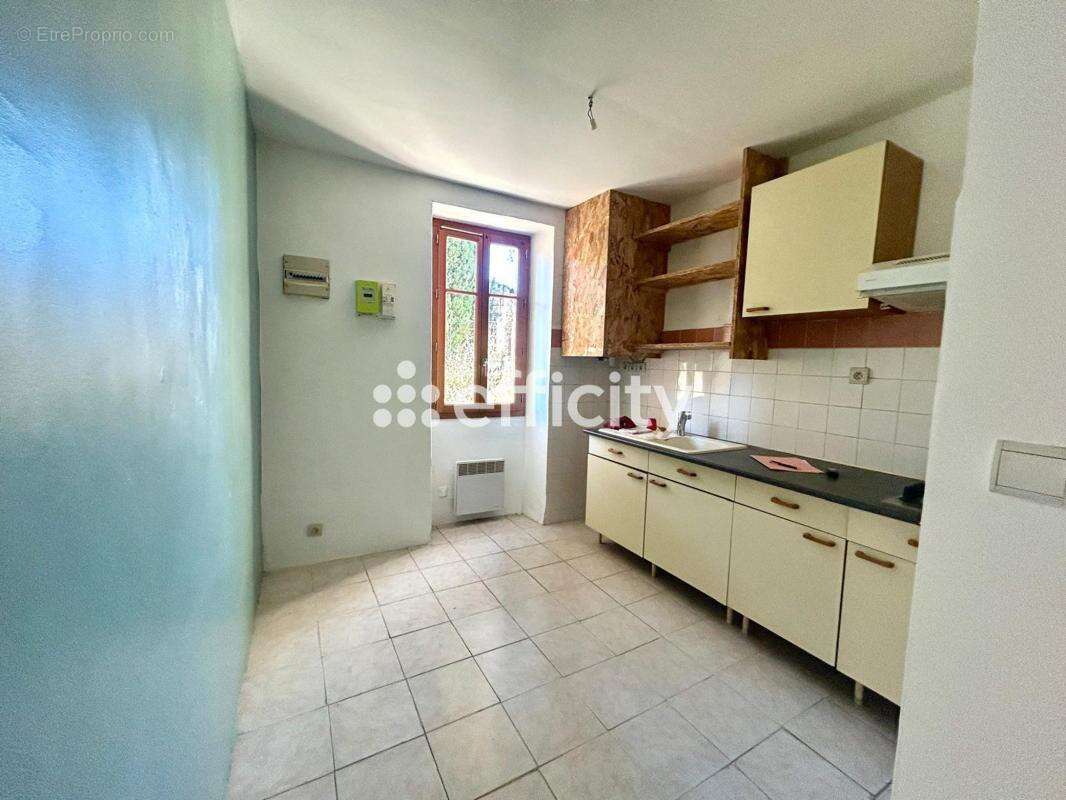 Appartement à CARROS