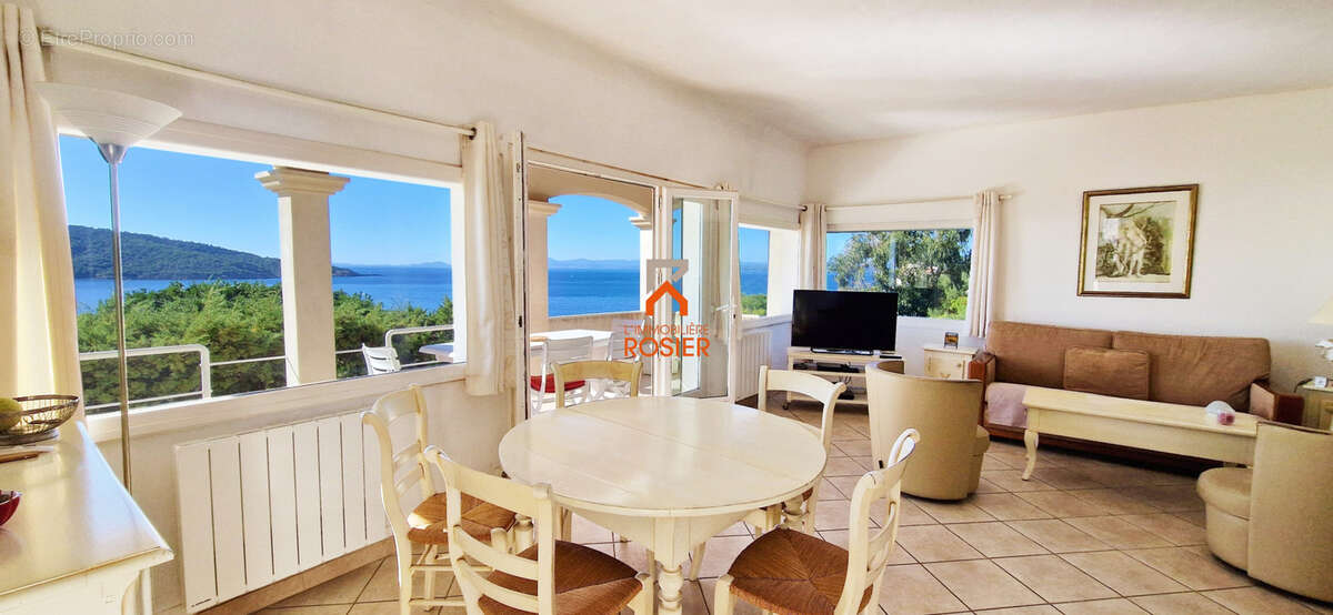 Maison à HYERES