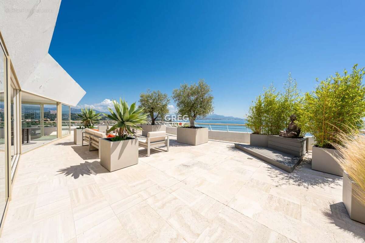 Appartement à VILLENEUVE-LOUBET