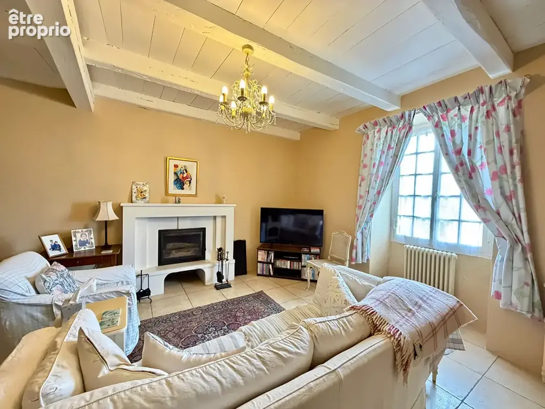 Superbe maison de maître rénovée de 4 chambres avec jardins paysagers, dépendances et maison du XVIIIe siècle à rénover - photo 2