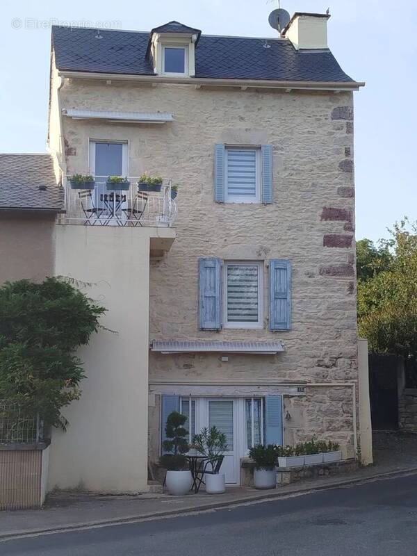 Maison à MONTROZIER