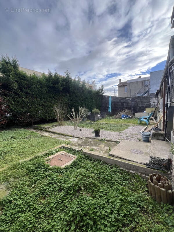 Appartement à FRAISSES