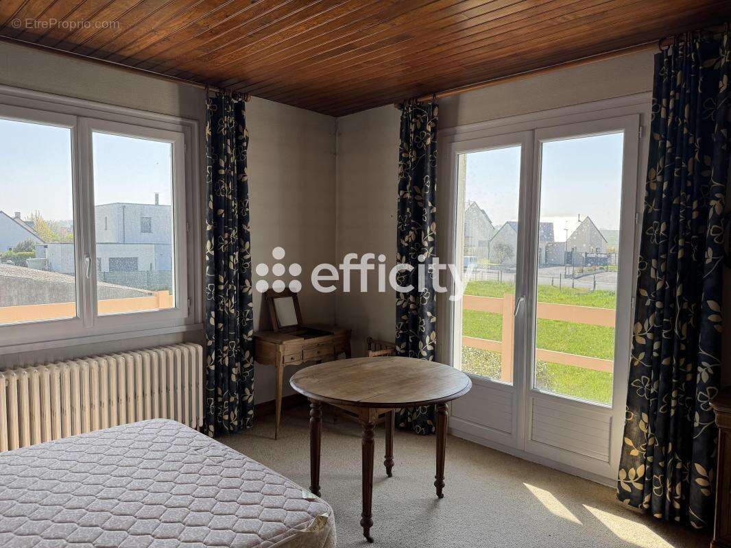 Maison 230 m² à Saint-Come-De-Fresne  - photo 28