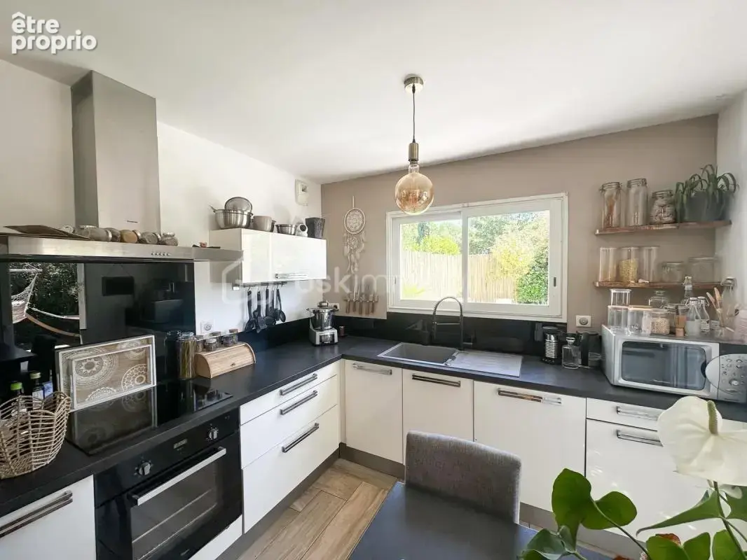 Maison avec piscine et terrasse dominante - photo 5