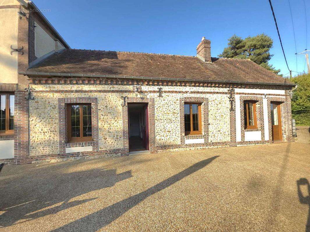 Maison à MOULINS-LA-MARCHE