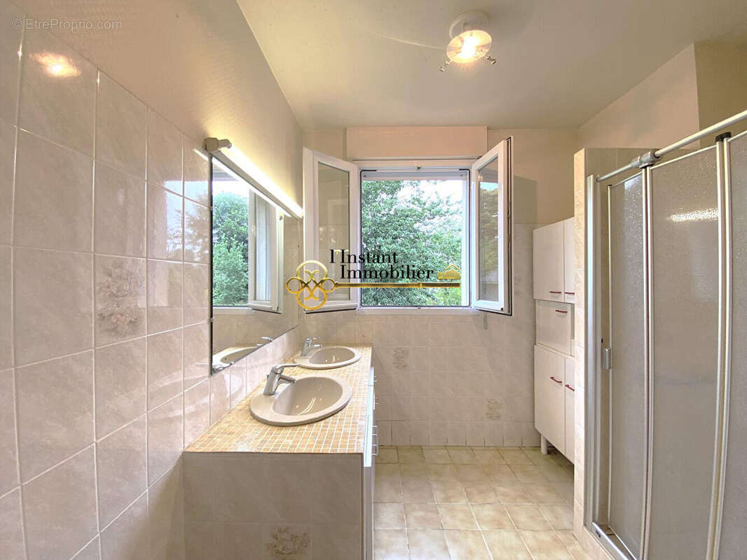 Maison à PLOUEGAT-GUERAND