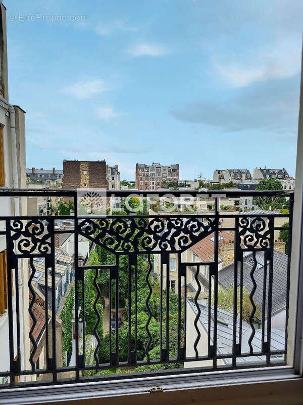 Appartement à NEUILLY-SUR-SEINE