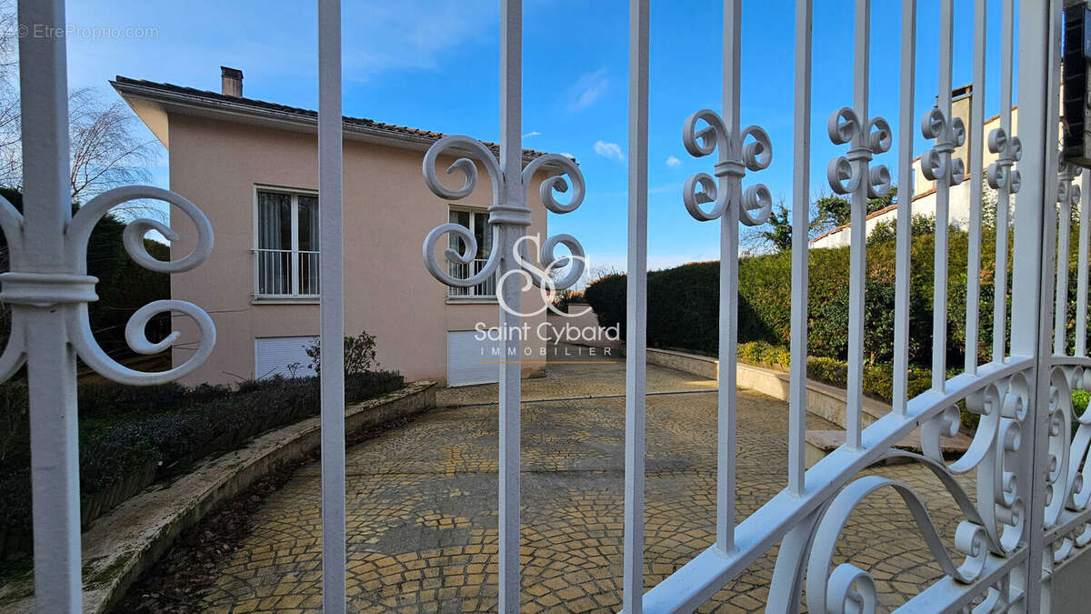 Maison à L'ISLE-D'ESPAGNAC